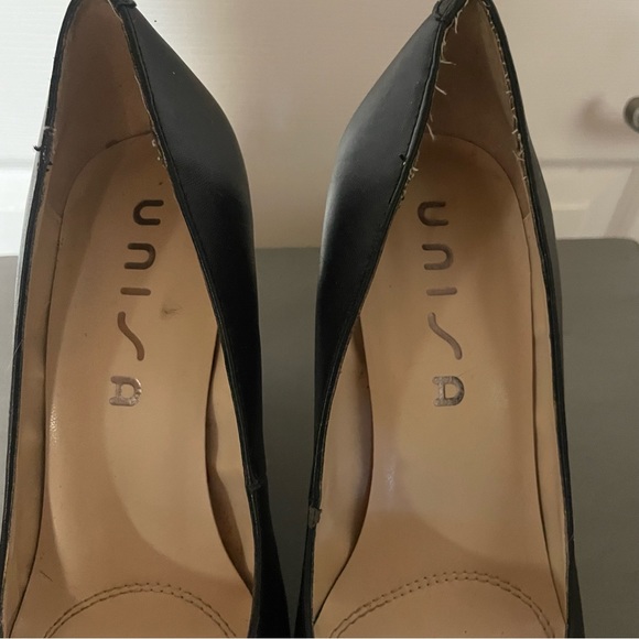 Black heels - Picture 2 of 6